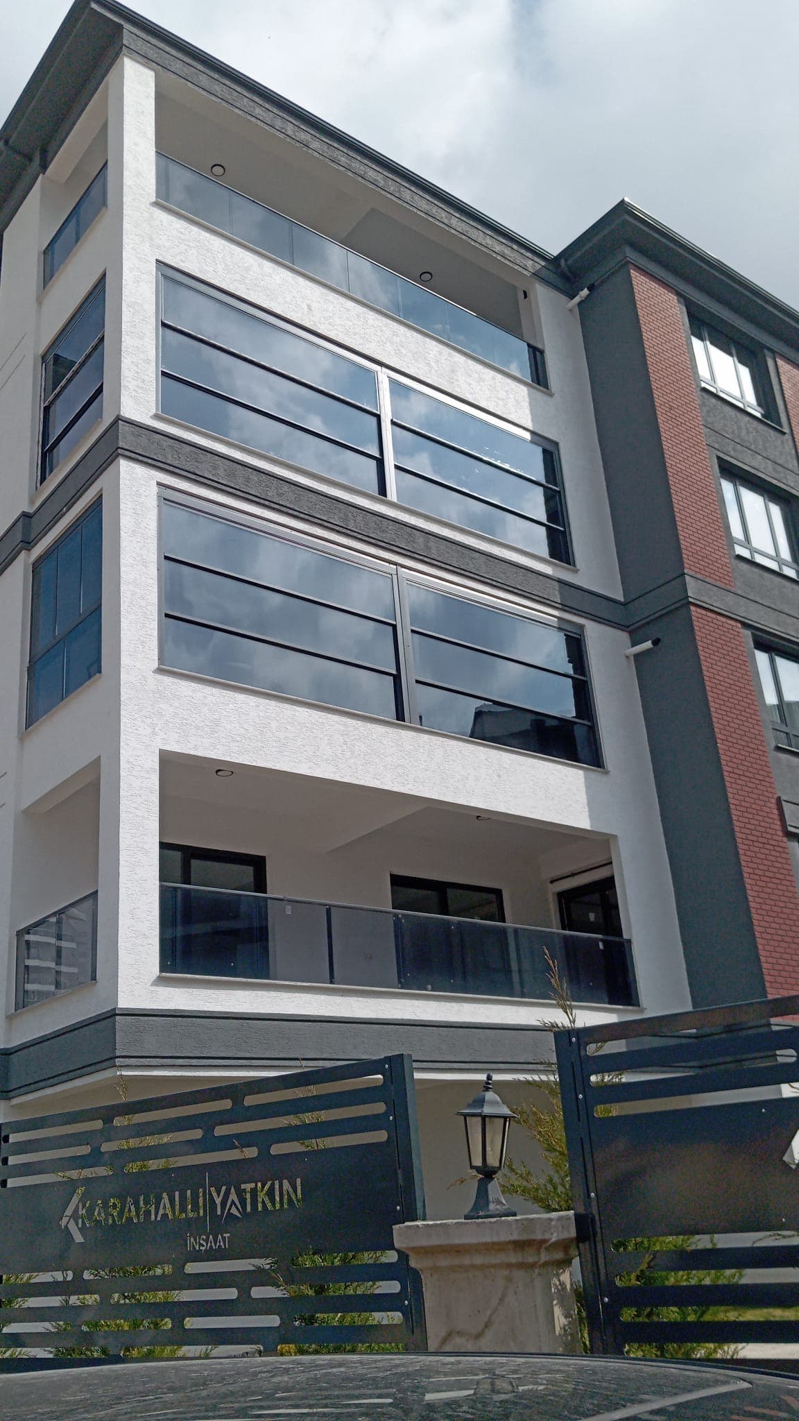 Karahallı Yatkın İnşaat cam balkon projesi